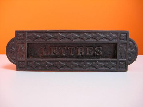 antieke Franse (Lettres) ijzeren brievenbus met klep, Tuin en Terras, Brievenbussen, Gebruikt, Brievenbusklep, IJzer, Ophalen of Verzenden