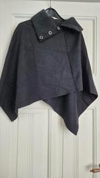 Dames Cape Chique Zwart Universele maat Zgan, Kleding | Dames, Zwart, Trui of Vest, Ophalen of Verzenden, Zo goed als nieuw