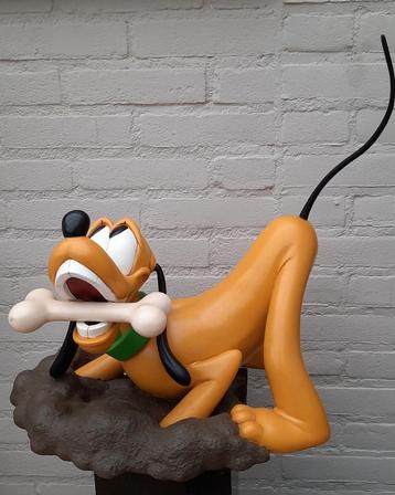 Origineel Groot Pluto Beeld met Bot beschikbaar voor biedingen