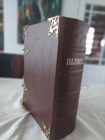 Statenbijbel / Kanselbijbel beschikbaar voor biedingen