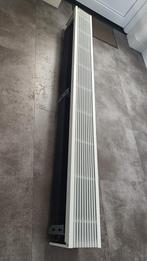 Jaga Strada wand convector radiator 1.80m lang., Doe-het-zelf en Verbouw, Ophalen, 30 tot 80 cm, Radiator, Zo goed als nieuw