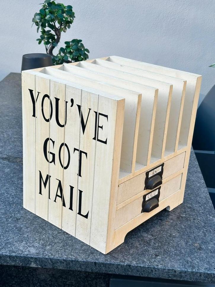 Post organizer Riviera Maison, Huis en Inrichting, Woonaccessoires | Krantenbakken en Lectuurbakken, Zo goed als nieuw, Ophalen