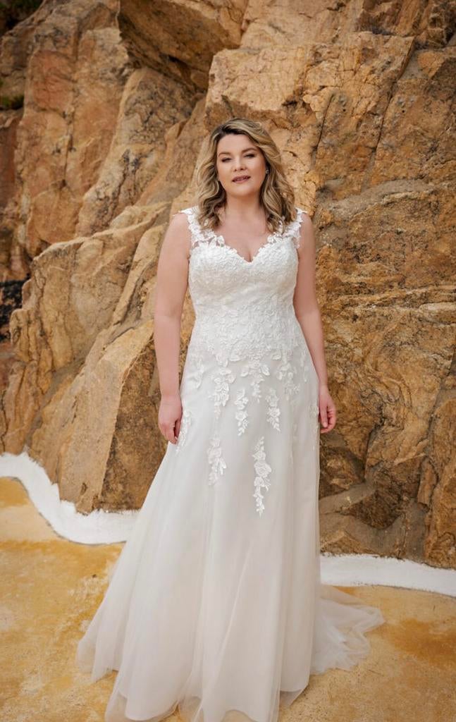 Heel veel grote maten 44,46,48,50,52,54,56,58,60, Ophalen, Nieuw, Blauw, Trouwjurk