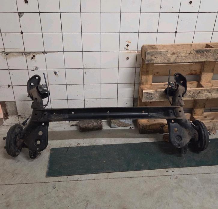 Achteras FORD FIESTA MK7 2011 / 2017, Auto-onderdelen, Ophanging en Onderstel, Ford, Gebruikt, Ophalen