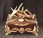Black Forest kist met gewei decoratie, Verzenden