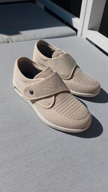 Beige klittenband schoenen mt 41 nieuw  beschikbaar voor biedingen