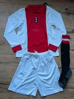Nieuw Ajax tenue shirt broek gratis sokken maat 140 jubileum, Sport en Fitness, Voetbal, Ophalen of Verzenden, Nieuw