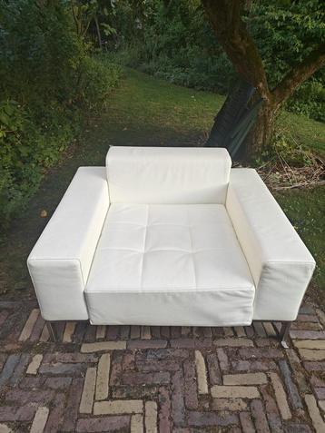 Zanotta Love Chair — Iconisch Italiaans Design beschikbaar voor biedingen