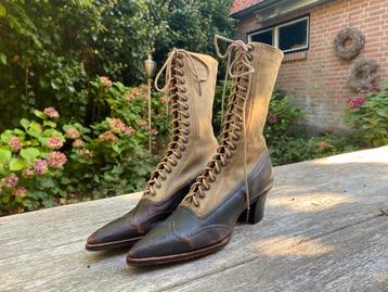 Victoriaanse Amerikaanse rijglaarsjes beschikbaar voor biedingen