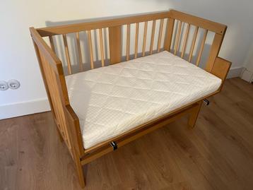 Zijbed met matras beschikbaar voor biedingen
