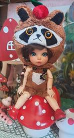 Schattig 2 dlg wasbeer kigurumi set + schoentjes bjd 1/8., Ophalen of Verzenden, Zo goed als nieuw, Kleertjes