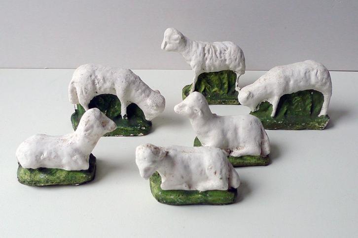 Losse set 6 schapen uit oude gipsen kerstgroep jaren 50 (1), Diversen, Kerst, Gebruikt, Ophalen of Verzenden