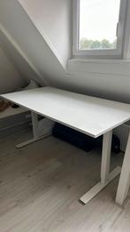 Verstelbaar bureau, Huis en Inrichting, Bureaus, Ophalen, Zo goed als nieuw