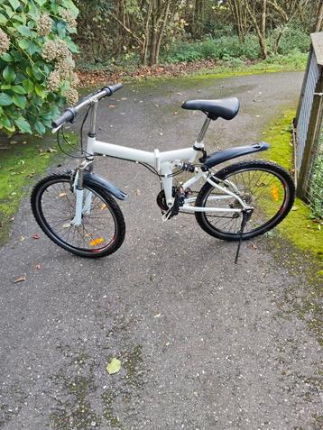 24 INCH VOUWFIETS MET 18 VERSNELLINGEN  beschikbaar voor biedingen
