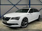 Skoda Superb Combi 2.0 TSI Sportline 220PK Pano|Camera|Trekh, Zwart, 1984 cc, 800 kg, Wit