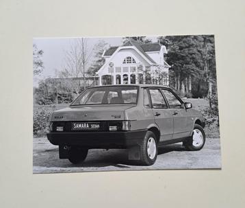 Lada Samara - Sedan -- PERSFOTO -- setje beschikbaar voor biedingen