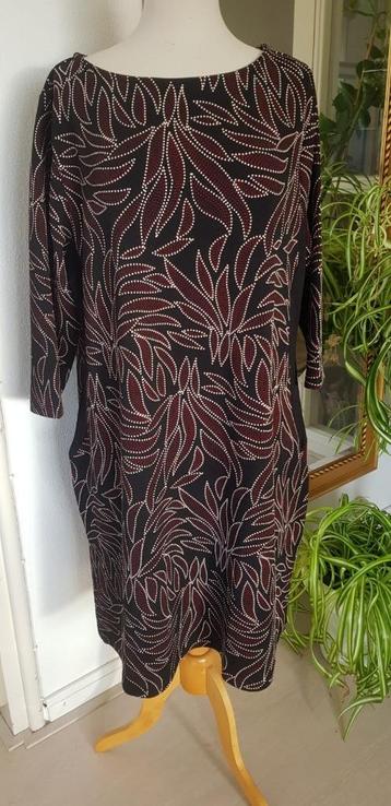 Nieuw, jurk, maat 50-52. Zwart-bordeau-wit beschikbaar voor biedingen