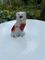 Porseleinen beeldje Staffordshire / hoerenhondje, Ophalen of Verzenden