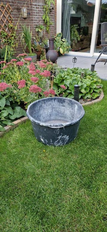 Gratis gebruikte speciekuip beschikbaar voor biedingen
