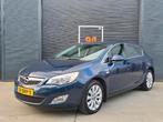 Opel Astra 1.4 Turbo Cosmo | Zeer nette auto, Auto's, Voorwielaandrijving, Euro 5, Blauw, Leder en Stof