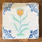 Polychrome 17e eeuwse tegel met tulp, Ophalen of Verzenden