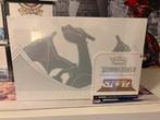 Charizard upc box (sword&shield), Hobby en Vrije tijd, Verzamelkaartspellen | Pokémon, Ophalen, Zo goed als nieuw