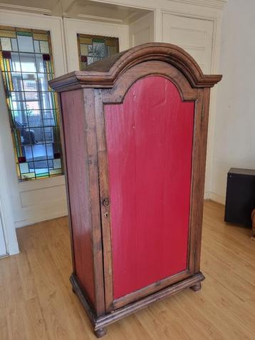 Leuke Indische houten kast binnen/buiten 1.58m hoog beschikbaar voor biedingen