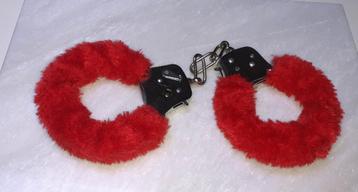 Lingerie accessoire handboeien met rood bontje beschikbaar voor biedingen
