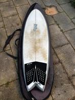 DHD mini twin 5’10 met keel fins en boardbag, Watersport en Boten, Golfsurfen, Ophalen, Gebruikt, Fish, Met draagtas
