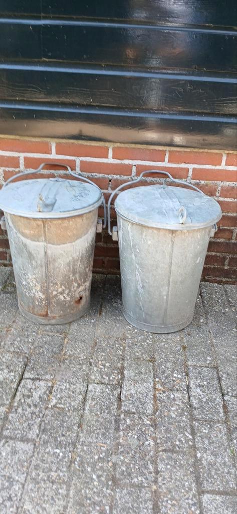 2 zinken vuilnisbakken,  aangepaste prijs 39 euro samen, Tuin en Terras, Bloembakken en Plantenbakken, Zo goed als nieuw, Minder dan 30 cm