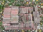 Rode waaltjes en bakstenen, Tuin en Terras, Ophalen, Gebruikt, Beton, Klinkers