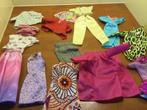 Vintage Sindy koffer met barbie kleertjes, Ophalen of Verzenden, Zo goed als nieuw, Kleertjes