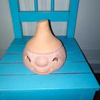 Knoflookpotje terracotta met gezichtje met gebruikerssporen, Ophalen, Gebruikt