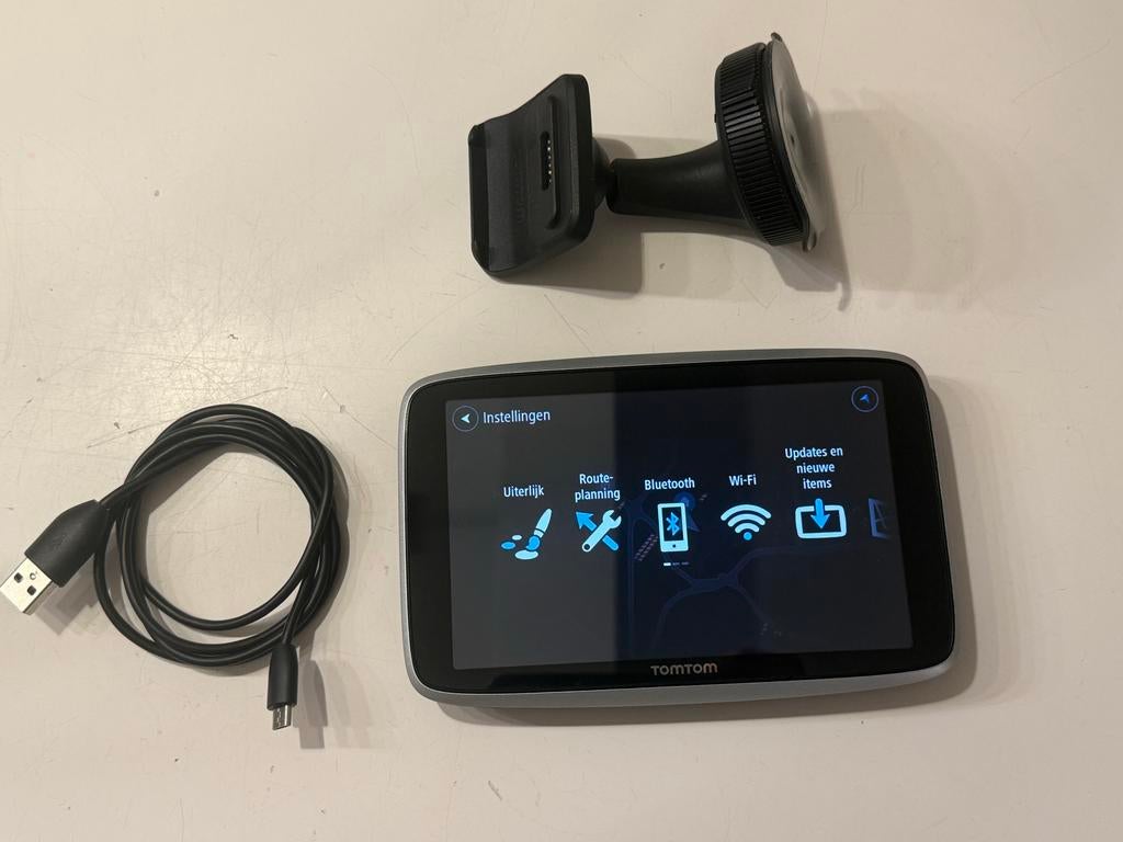 TomTom Go Premium met auto houder en kabel, Auto diversen, Gebruikt, Tom, Tomtom, Ophalen of Verzenden