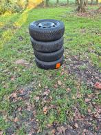 2 sets winterbanden op velg!, Auto-onderdelen, Banden en Velgen, Ophalen, Gebruikt, 15 inch, Banden en Velgen