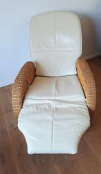 Relax fauteuil rotan wiit leer, Ophalen, Gebruikt, 50 tot 75 cm, Leer