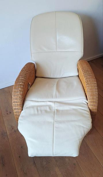 Relax fauteuil rotan wiit leer beschikbaar voor biedingen