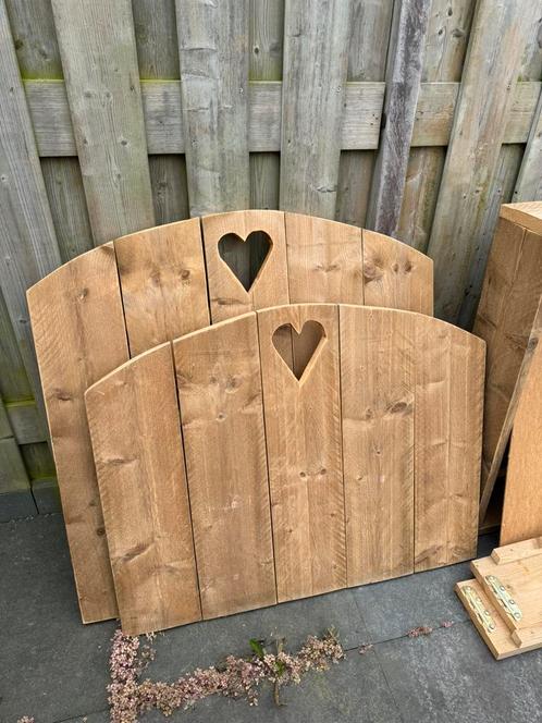 Kinder bed + nachtkastje, Huis en Inrichting, Slaapkamer | Bedden, Zo goed als nieuw, Eenpersoons, 90 cm, 200 cm, Steigerhout
