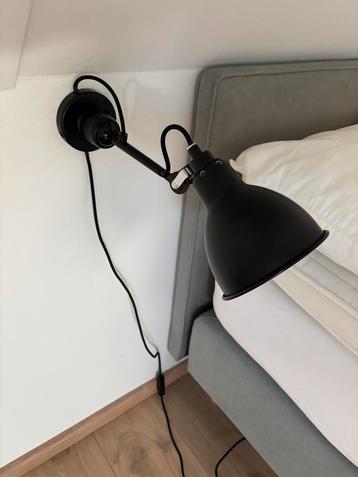 Zwarte design wandlamp 2 stuks beschikbaar voor biedingen