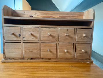 Houten Ladenkastje met Veel Lades beschikbaar voor biedingen