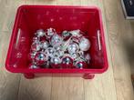 Ziverkleurige kerstballen met Curver box., Ophalen of Verzenden, Zo goed als nieuw