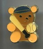 Beertje met honkbal knuppel PIN ( BLAD1_103 ), Verzenden, Zo goed als nieuw, Figuurtje, Speldje of Pin