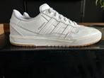 Adidas Tyshawn 44 (43) wit Nieuwstaat!!!!, Kleding | Heren, Schoenen, Wit, Ophalen of Verzenden, Sneakers of Gympen, Zo goed als nieuw