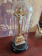 Antieke stolp met crucifix 50x20, Ophalen