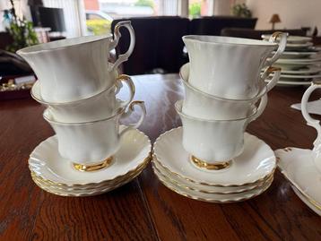 Royal albert beschikbaar voor biedingen