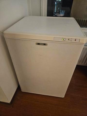 Zanussi vriezer - gratis af te halen beschikbaar voor biedingen