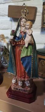 924 Mooi beeld Maria en Kind + drie engeltjes - porselein, Verzamelen, Religie, Ophalen of Verzenden, Zo goed als nieuw, Beeld(je)