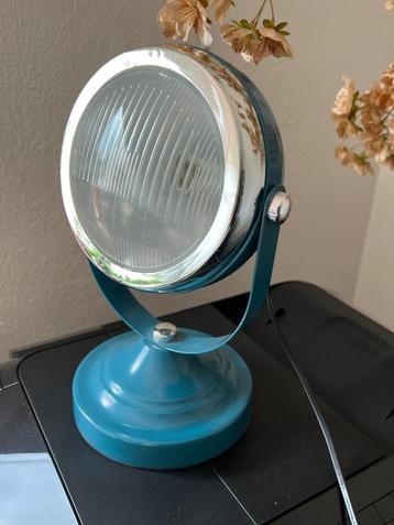Lamp in de vorm van koplamp beschikbaar voor biedingen