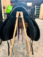 Dressage saddle, Dieren en Toebehoren, Paarden en Pony's | Zadels, Ophalen, Gebruikt, Dressuur