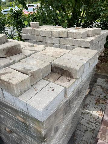 Betonklinkers klinkers straatstenen grijs beschikbaar voor biedingen